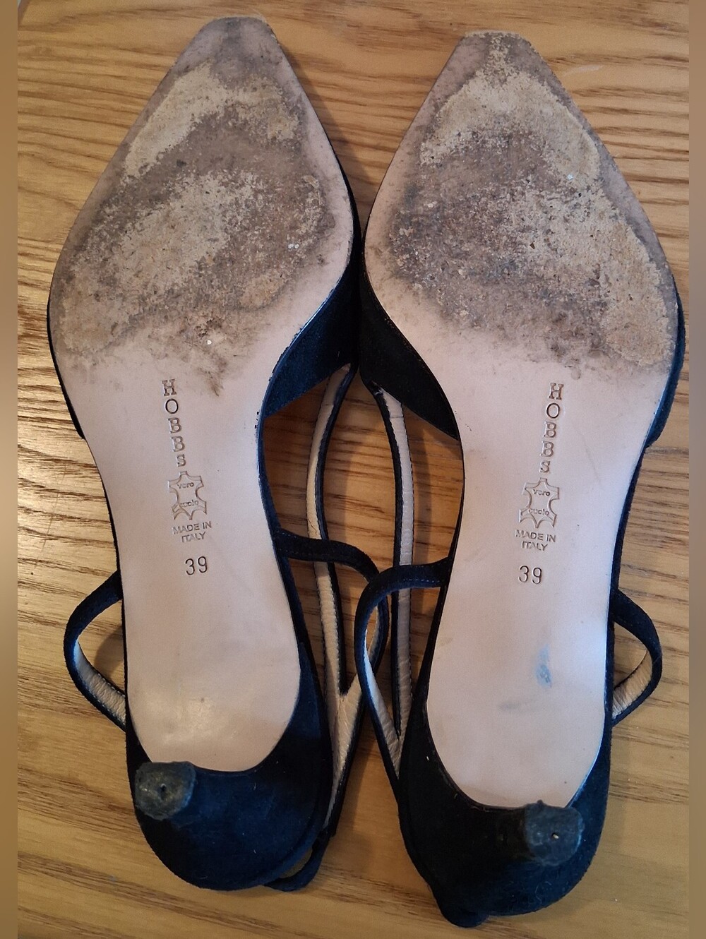 Euc Hobbs Black Suede Kitten Slingback Goth Pointed Heel Pump Shoe Sz 8.5 — image 6 of 8
